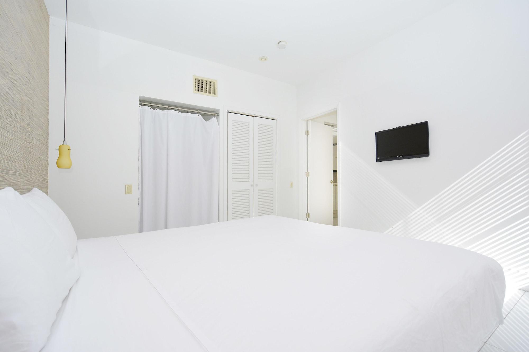 First Street Apartments Маями Бийч Екстериор снимка