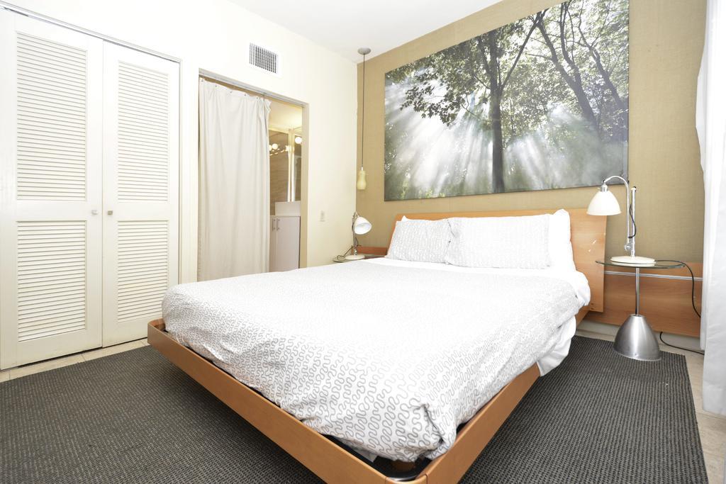 First Street Apartments Маями Бийч Екстериор снимка