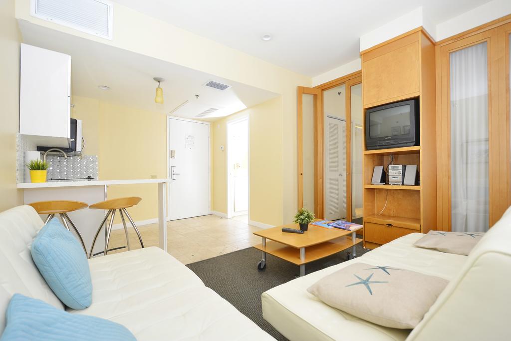 First Street Apartments Маями Бийч Екстериор снимка