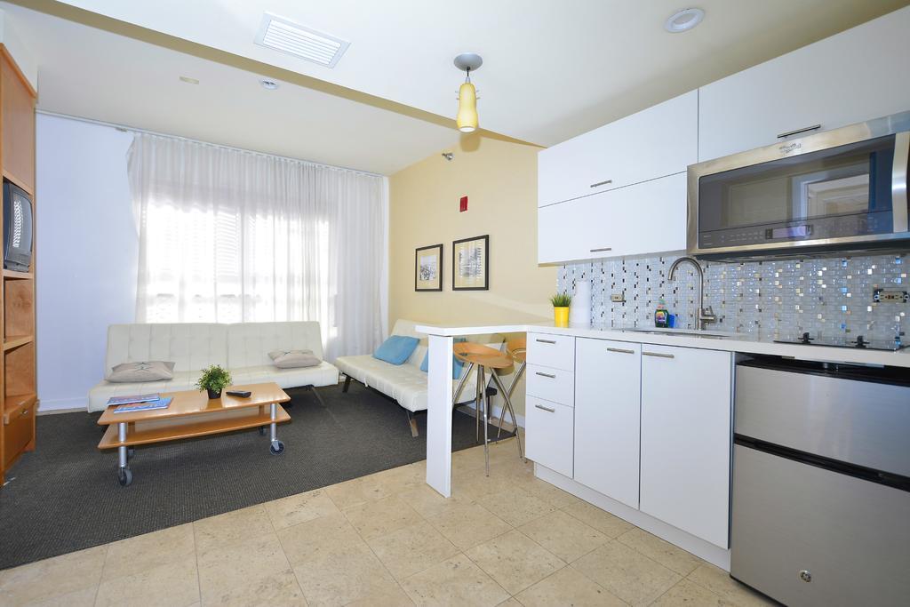 First Street Apartments Маями Бийч Екстериор снимка